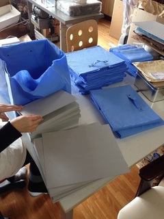 厚紙入れ作業